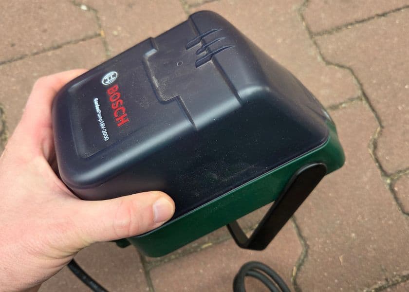 Bosch GardenPump 18V-2000 Akku Regenwasserpumpe - Kabel