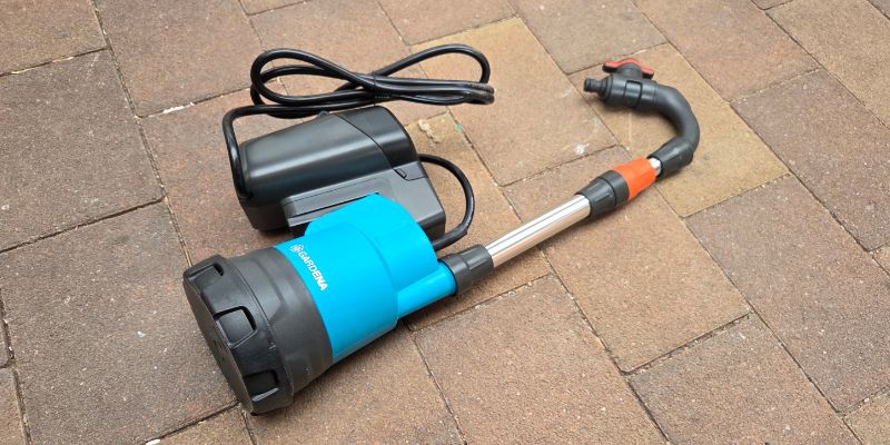 Gardena Akku-Regenfasspumpe 2000-2 18V - Keyvisual