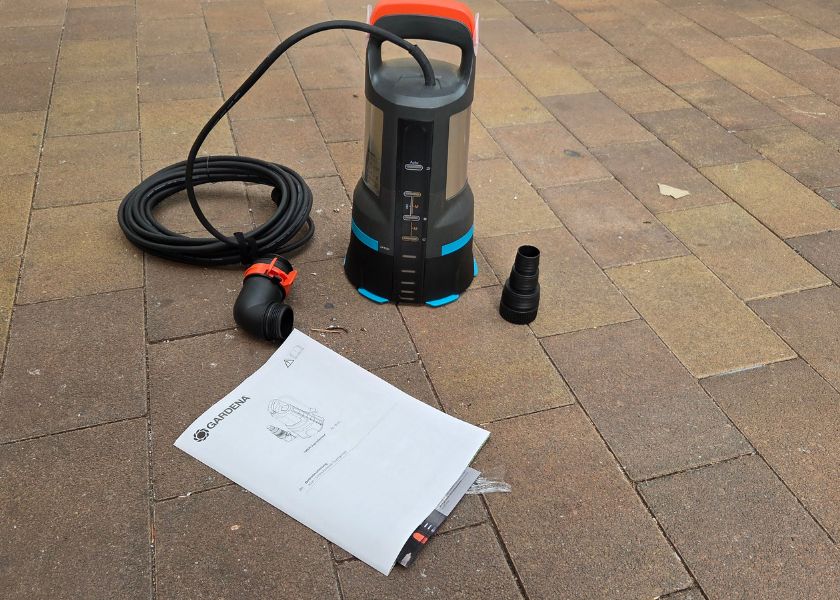 Gardena 19500 Tauchpumpe - Lieferumfang